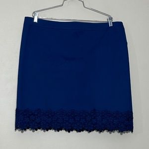 Ann Taylor || Woman’s Blue pencil Lace Skirt size 18